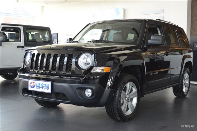 申成JEEP进口自由客最高优惠1.8万元