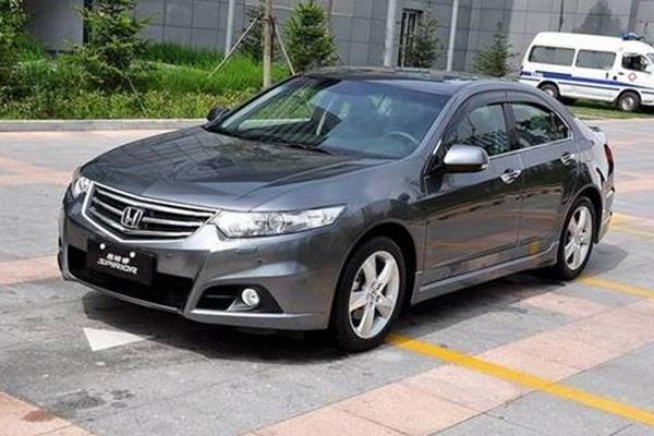 置换思铂睿直降50000元 送6000全险