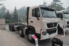 中国重汽 HOWO T7H重卡 400马力 8X4 混凝土搅拌车(底盘)(ZZ1317N366MD1)