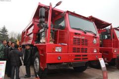 中国重汽 HOWO 420马力 6X4 宽体矿用自卸车