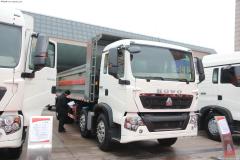 中国重汽 HOWO T5G系重卡 310马力 8X4 自卸车(ZZ3317N356GD2)