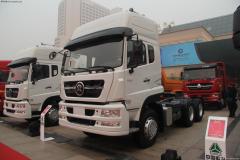 中国重汽 斯达-斯太尔重卡 380马力 6X4 牵引车(ZZ4253N3241D1BN)