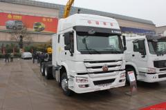 中国重汽 HOWO重卡 340马力 6X4 LNG牵引车(ZZ4257N3847D1L)