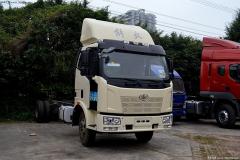 解放 J6L中卡 180马力 4X2 排半载货车(底盘)(CA5160XXYP62K1L5E)