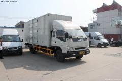 江铃 凯威中卡 156马力 4X2 排半厢式载货车(轴距 4500)