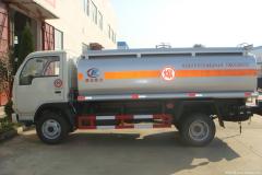 东风 小霸王 116马力 4X2 运油车(EQ5070GYY35DCAC)