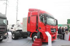 北奔 V3重卡 380马力 6X4 LNG牵引车(ND4250B38J7)