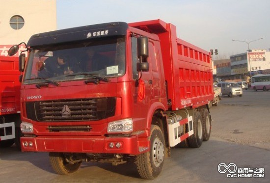 豪沃5.4米自卸车 商用车网报道
