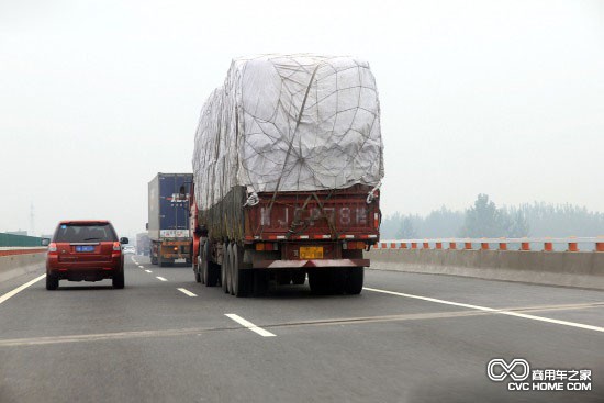 唐山:专项治理货车“双超” 已查处超限超载车532辆