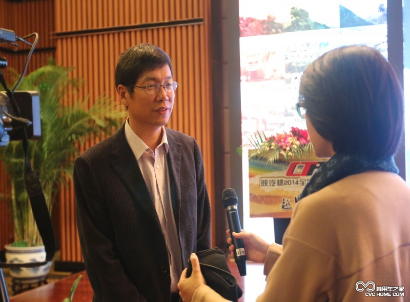 全国超级卡车大赛组委会常务副主席李上雄接受采访 商用车之家