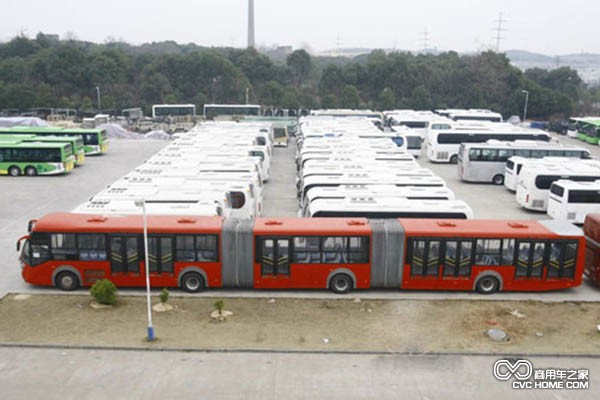 商用车之家讯 16米超长公交车