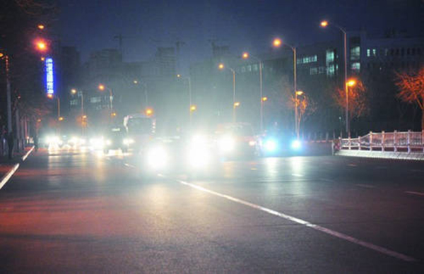 日常自行检测车灯强度 助力夜间安全行驶
