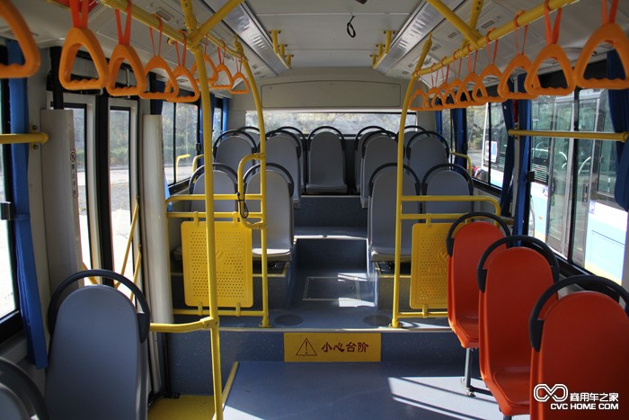  智蓝F6-BJ6851系列纯电动城市客车内部