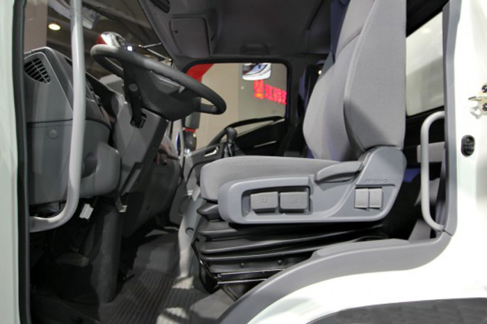 气囊座椅的加装让用户更加舒适