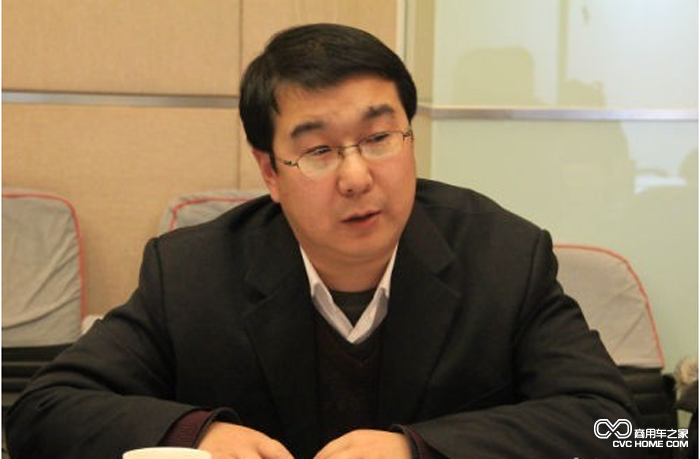 东风轻型商用车营销有限公司集团与专用车事业部部长李广