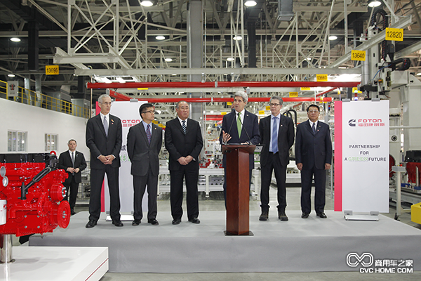 2014年2月15日 – 美国国务卿约翰克里访问福田康明斯ISG工厂
