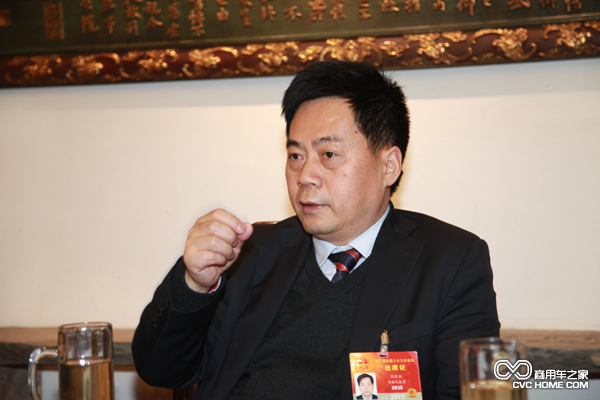 全国人大代表、华菱星马汽车集团董事长刘汉如