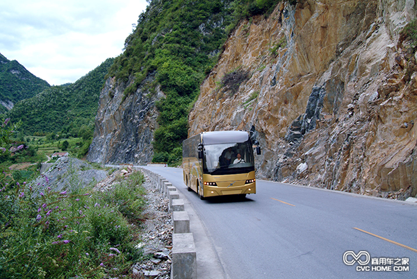 西沃客车 迎着春天 来一次说走就走的旅行