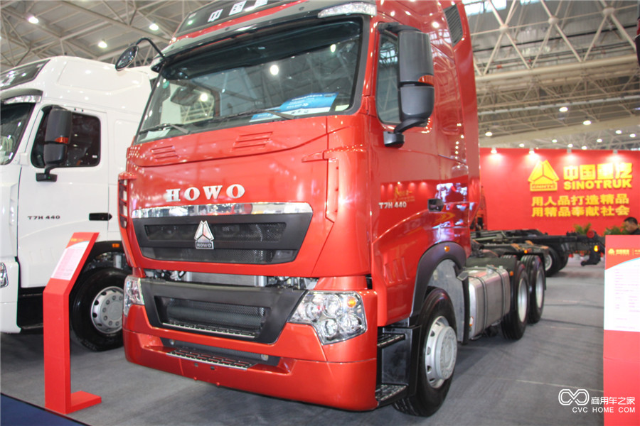 中国重汽howo-t7h牵引车