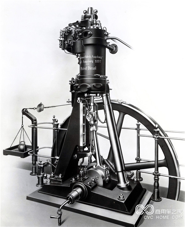 世界上第一台柴油发动机.jpg