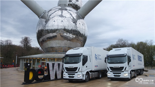 Iveco Stralis Hi-Way trucks set for departure from Brussels forEuropean Truck Platooning Challenge.JPG