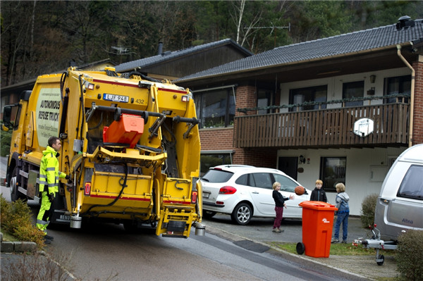 04 沃尔沃自动驾驶城市垃圾清运车.jpg