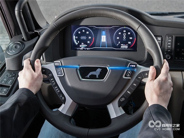 6. 司机可通过车内显示屏了解列队互联驾驶的相关信息。.jpg