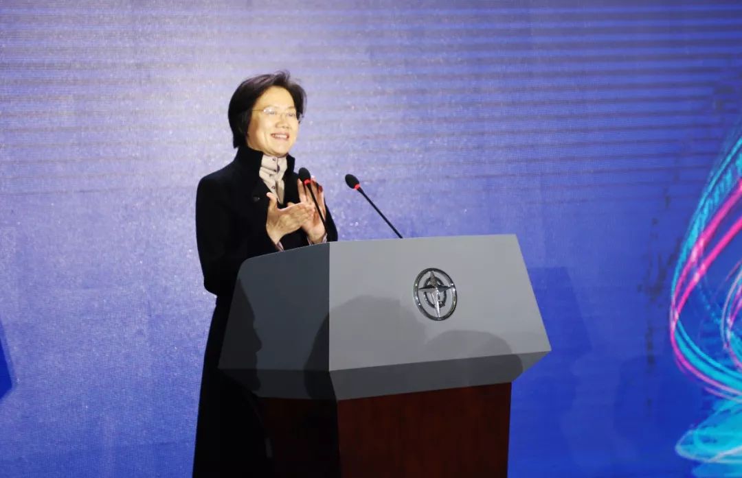 咸阳市委副书记、市长卫华主持下线仪式